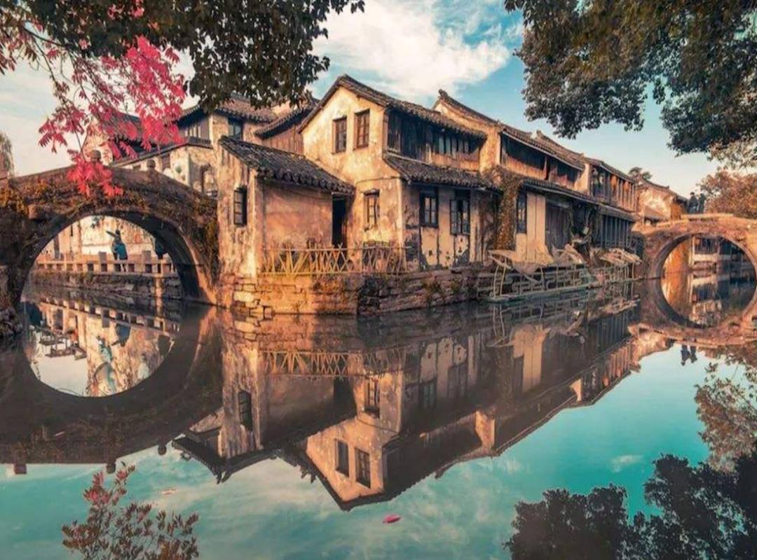 高清组图:备战春运,动车从“头”到“脚”忙体检